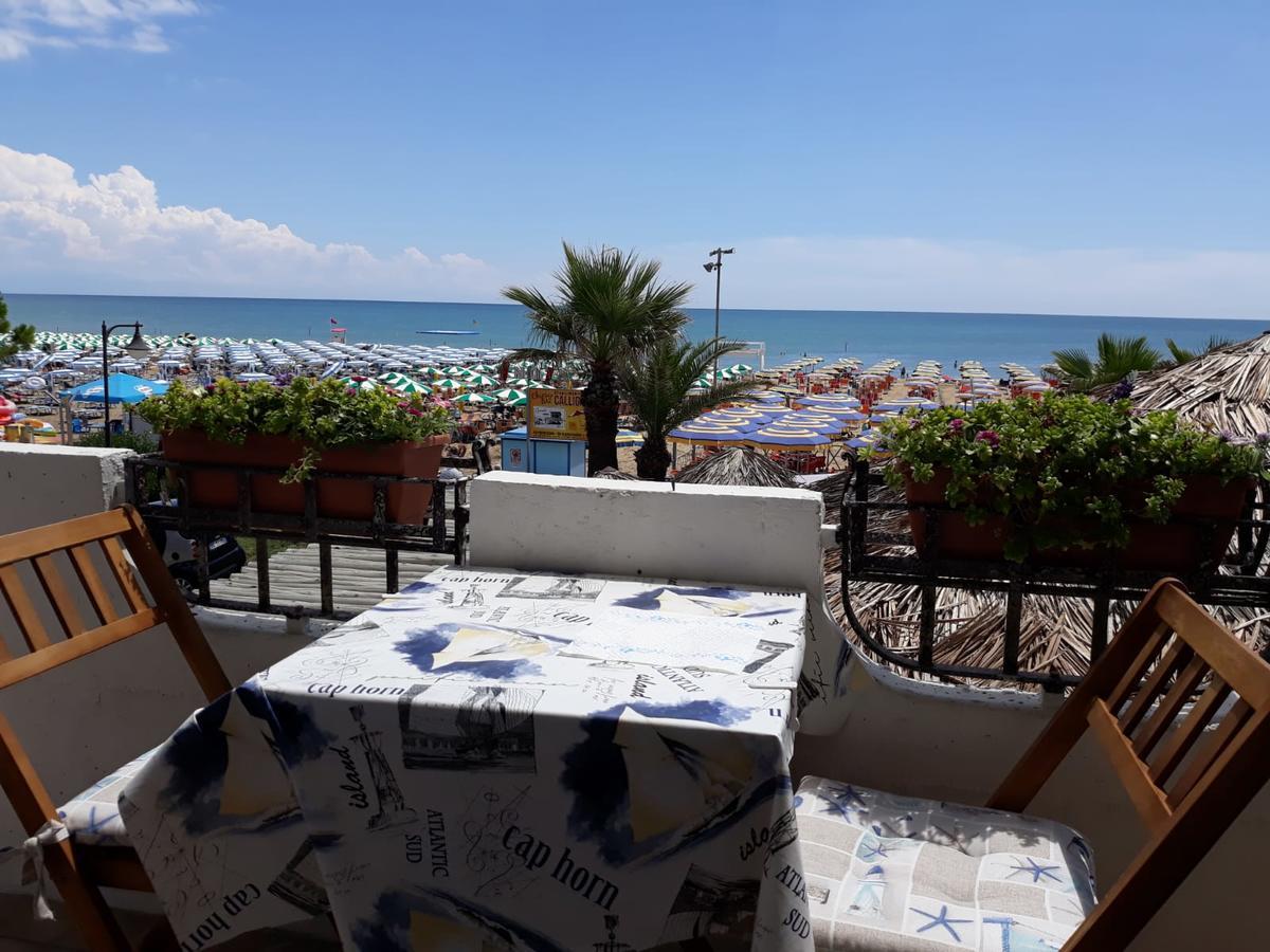 Appartamento Frontemare Azzurra Caorle Eksteriør billede